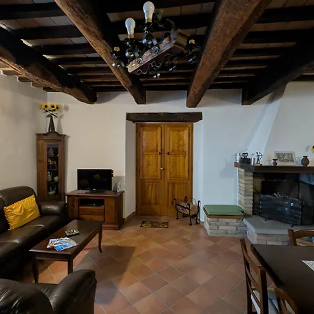 Casa In Borgo Medievale In Toscana Holiday home Monterone