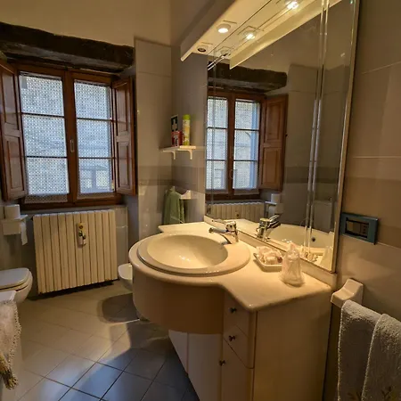 Casa In Borgo Medievale In Toscana *