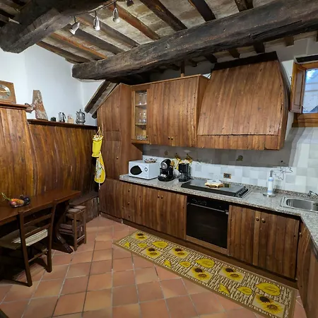 Casa In Borgo Medievale In Toscana Monterone